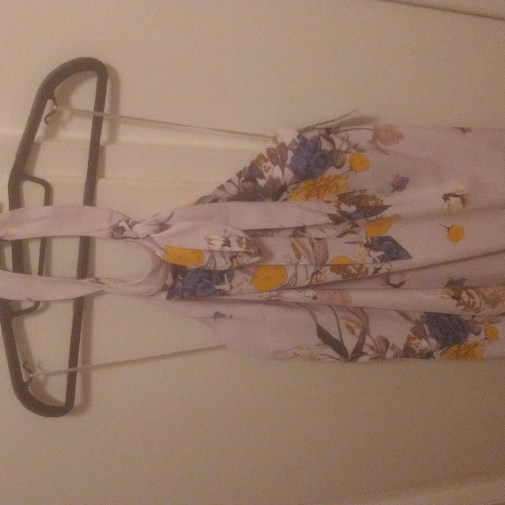 Brand new pretty spring 🌼 dress with tags